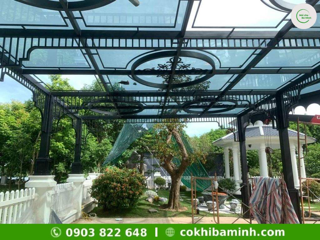 Mái che Poly giúp che mưa mà vẫn giữ được ánh sáng